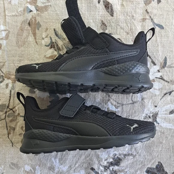 Puma Kids / Boys Black Sneakers - Picture 3 of 3